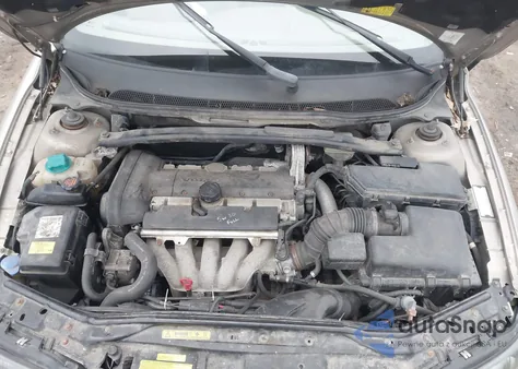 2004 Volvo V70 2.4 z USA, uszkodzony, nr VIN YV1SW61T242402108